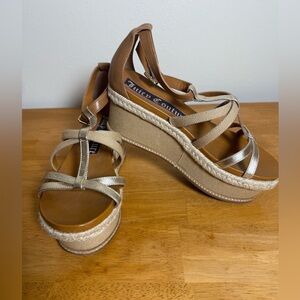Juicy Couture Moira Platform Leather Canvas Sandal 7M Tan Gold